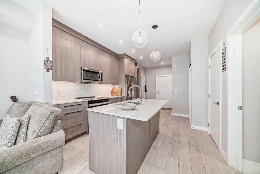 395 Skyview Parkway NE Calgary AB T3N2K1