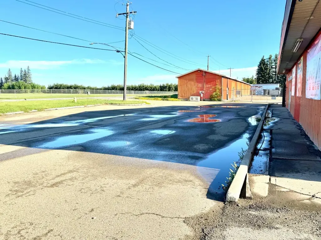 6103 54 Street Ponoka AB T4J 1P8