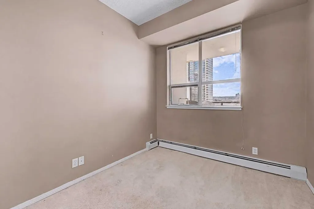 1053 10 Street SW Calgary AB T2R 1S6