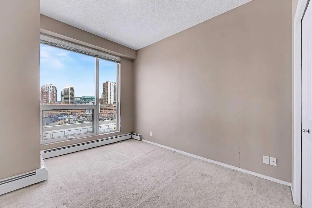 1053 10 Street SW Calgary AB T2R 1S6