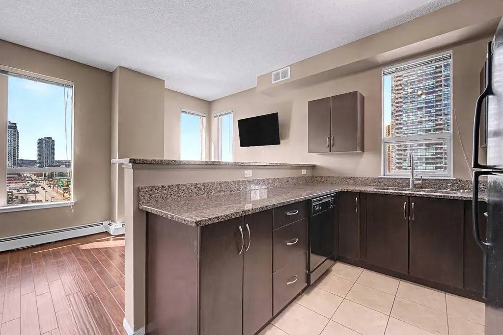 1053 10 Street SW Calgary AB T2R 1S6