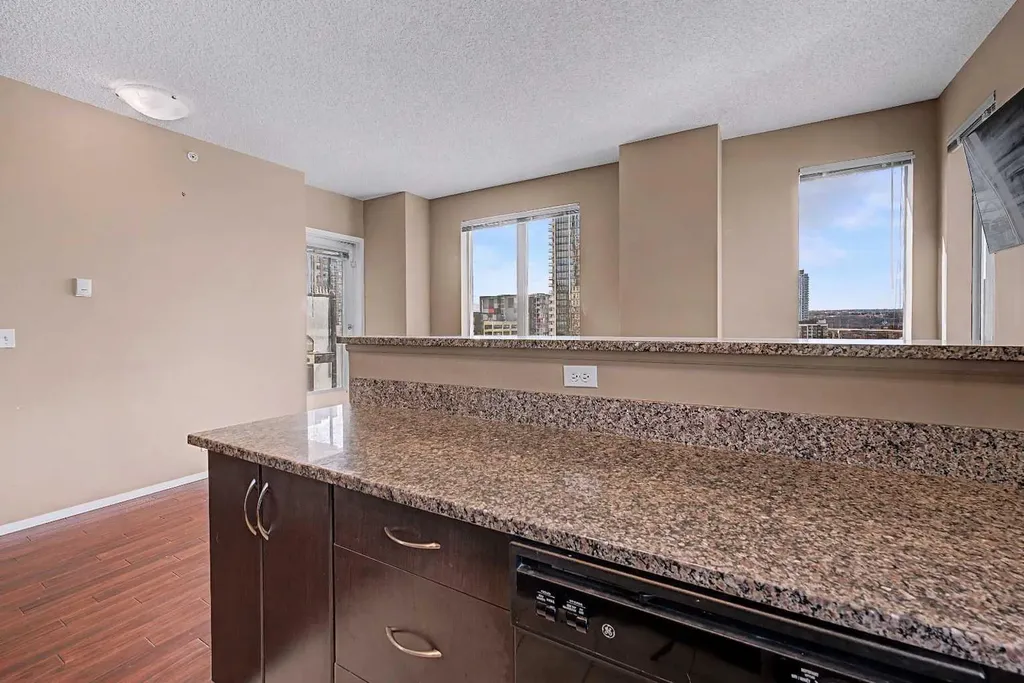 1053 10 Street SW Calgary AB T2R 1S6