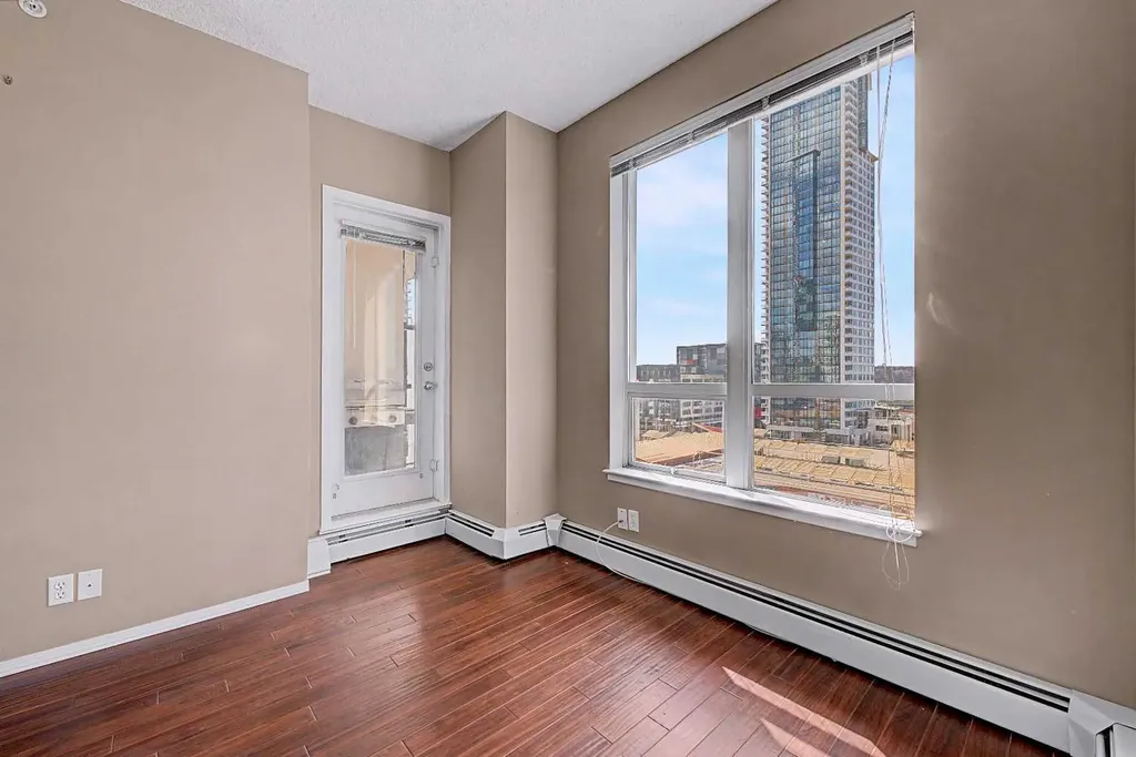 1053 10 Street SW Calgary AB T2R 1S6
