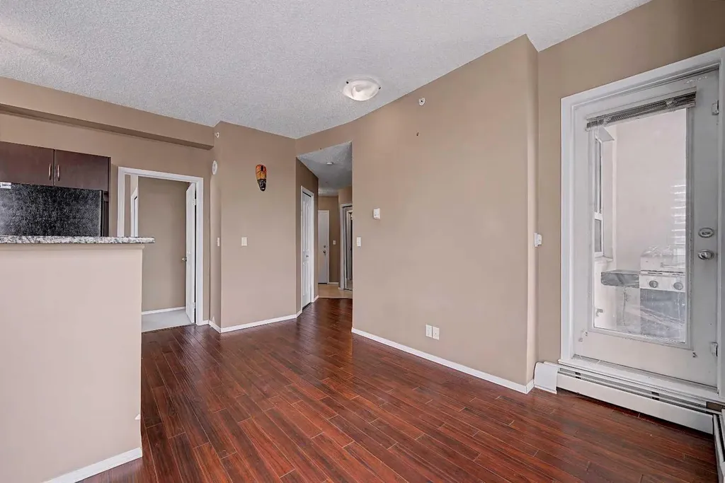 1053 10 Street SW Calgary AB T2R 1S6