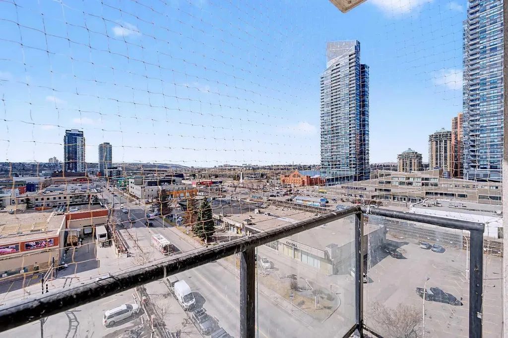 1053 10 Street SW Calgary AB T2R 1S6