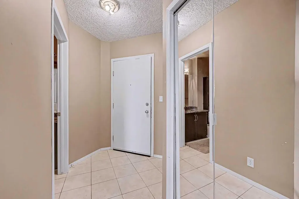 1053 10 Street SW Calgary AB T2R 1S6