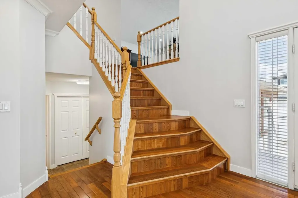 450 Wentworth Place SW Calgary AB T3H 4L7