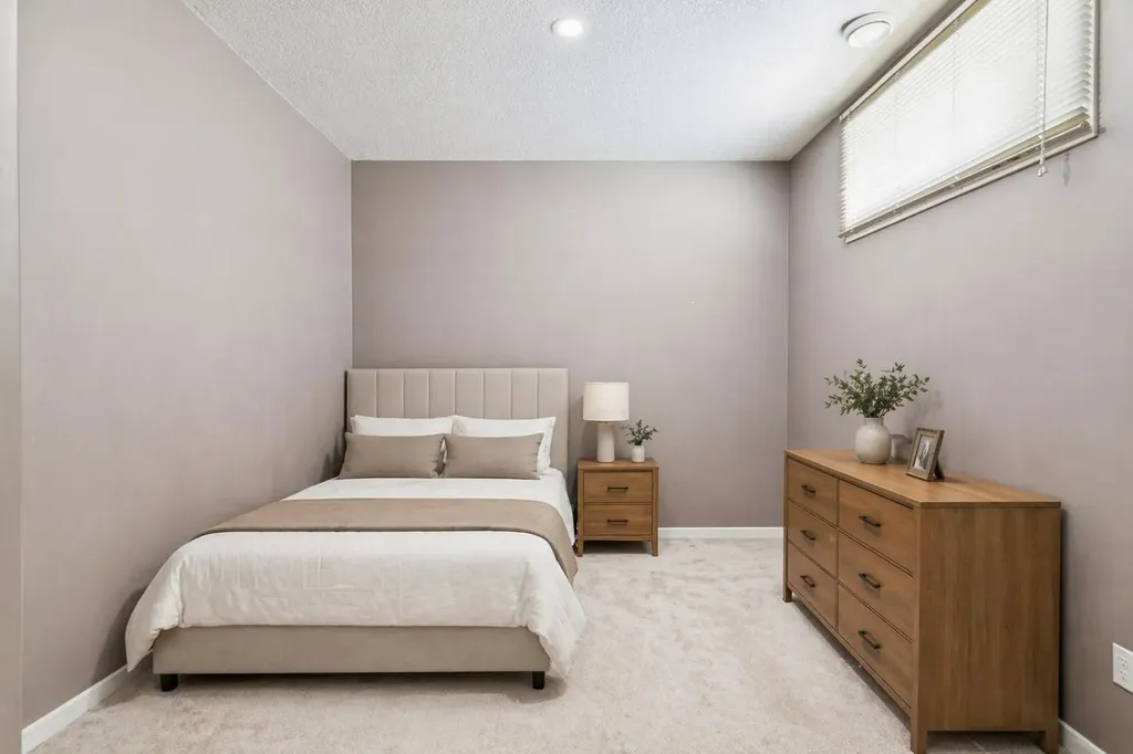 450 Wentworth Place SW Calgary AB T3H 4L7