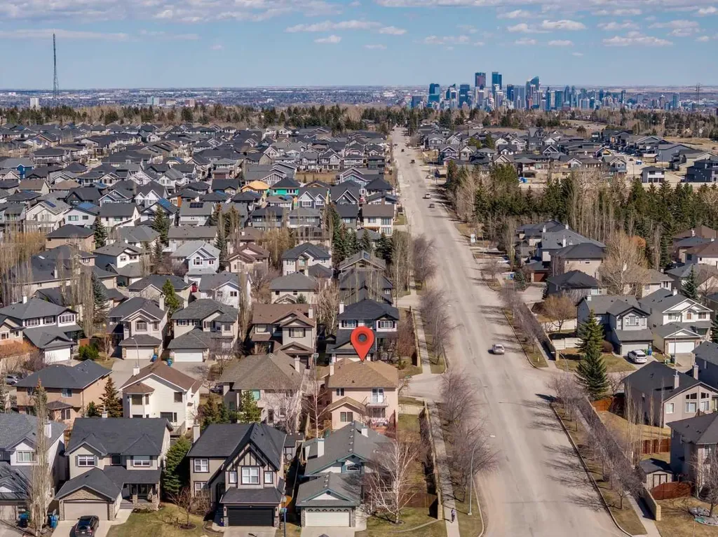 450 Wentworth Place SW Calgary AB T3H 4L7