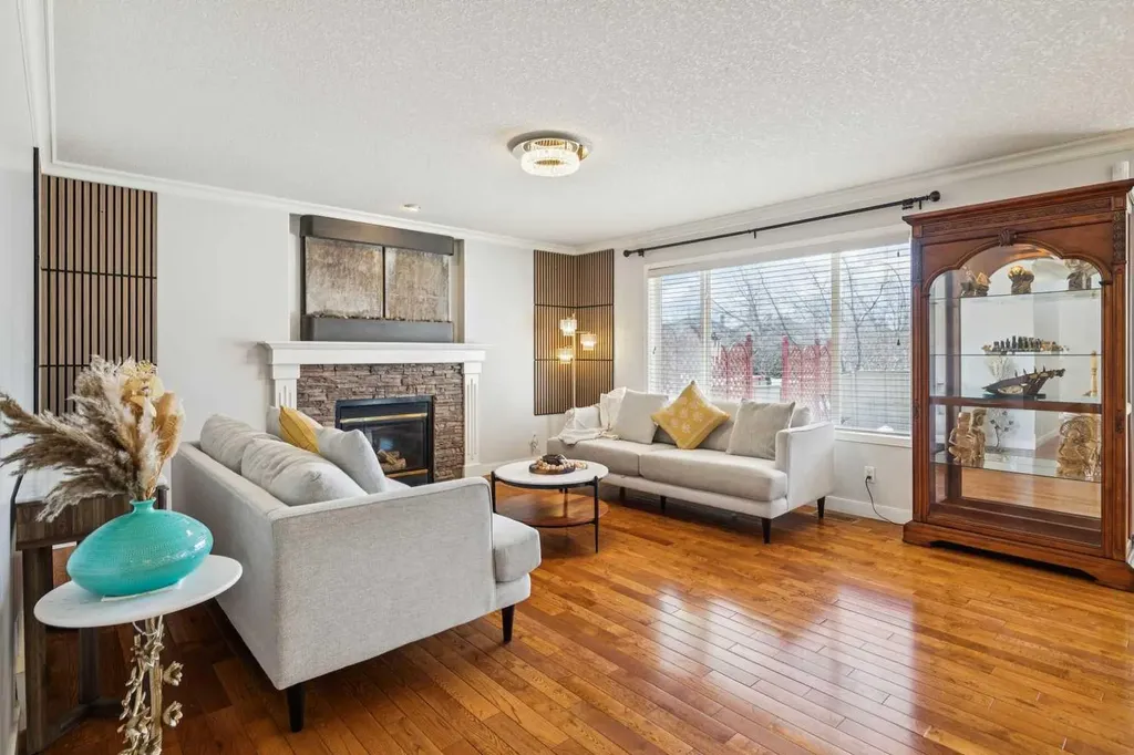 450 Wentworth Place SW Calgary AB T3H 4L7
