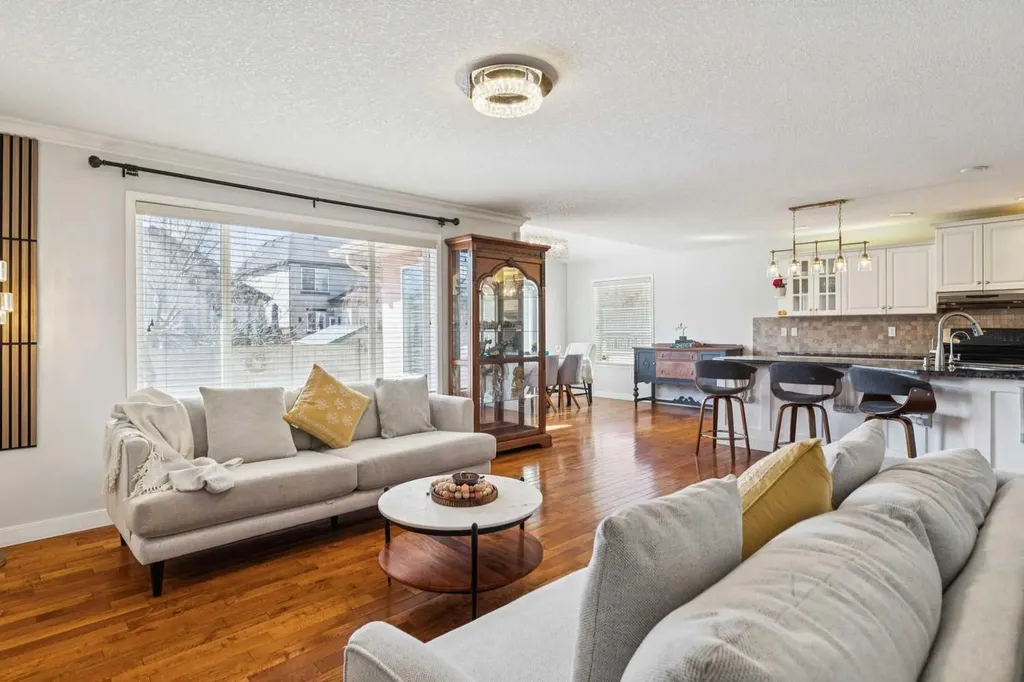 450 Wentworth Place SW Calgary AB T3H 4L7