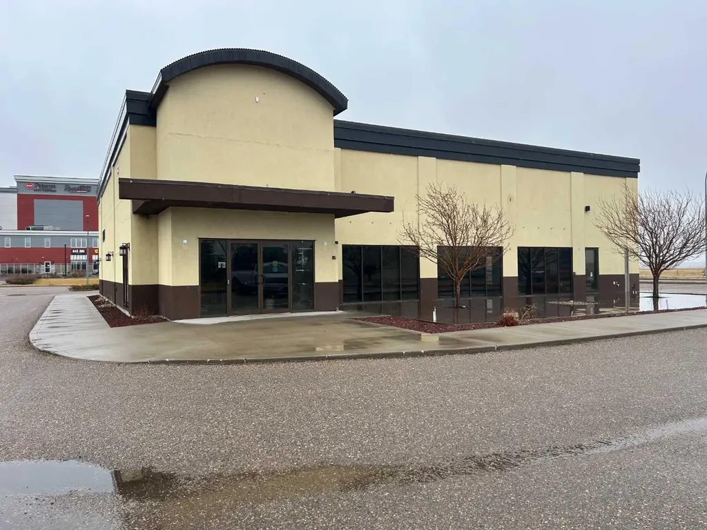 2030 Strachan Road SE Medicine Hat AB T1B 4J8