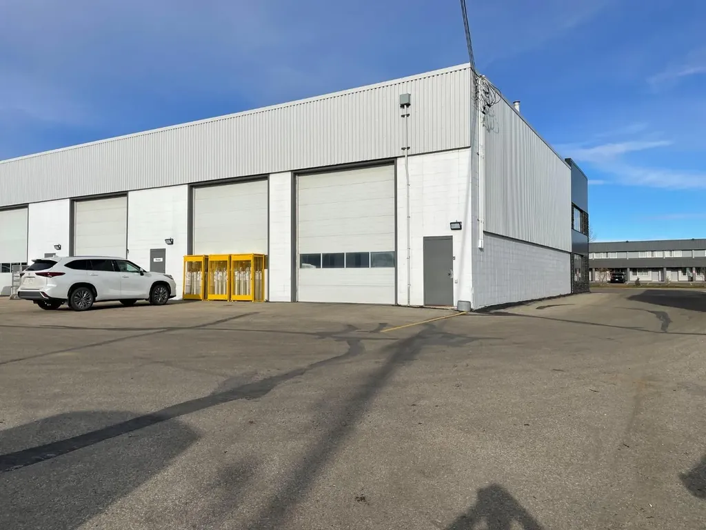 11419 98 Avenue Grande Prairie AB T8V 5S5