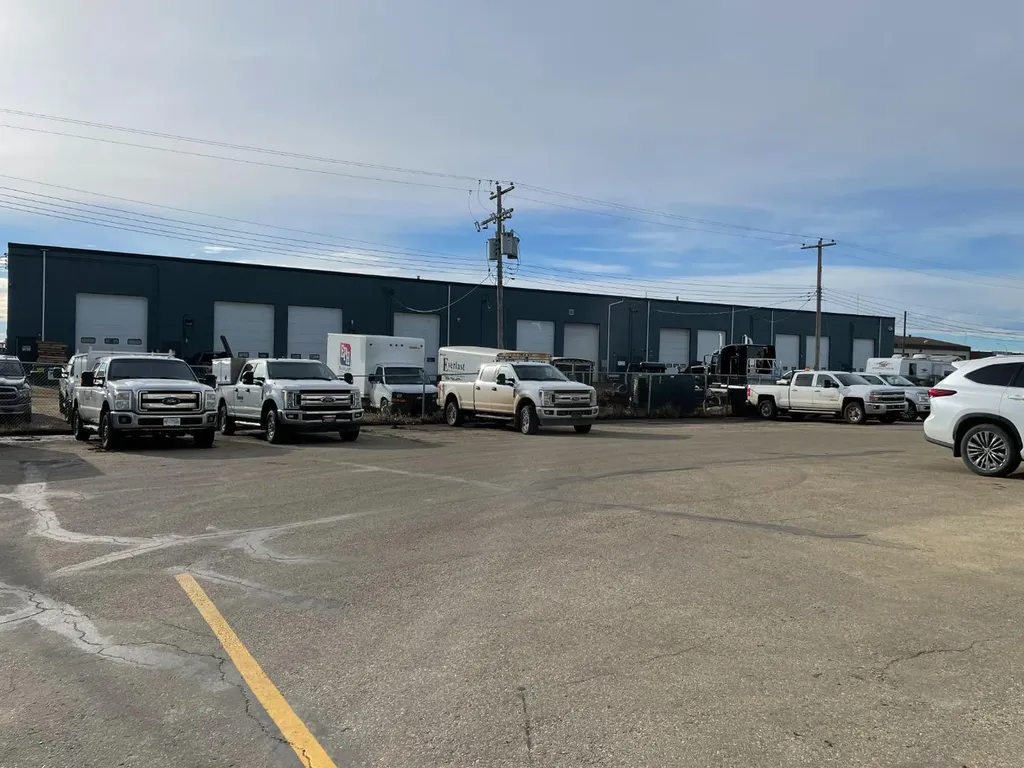 11419 98 Avenue Grande Prairie AB T8V 5S5