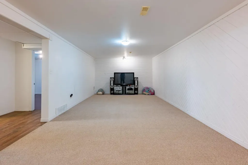 2898 Dunmore Road SE Medicine Hat AB T1A 2A5