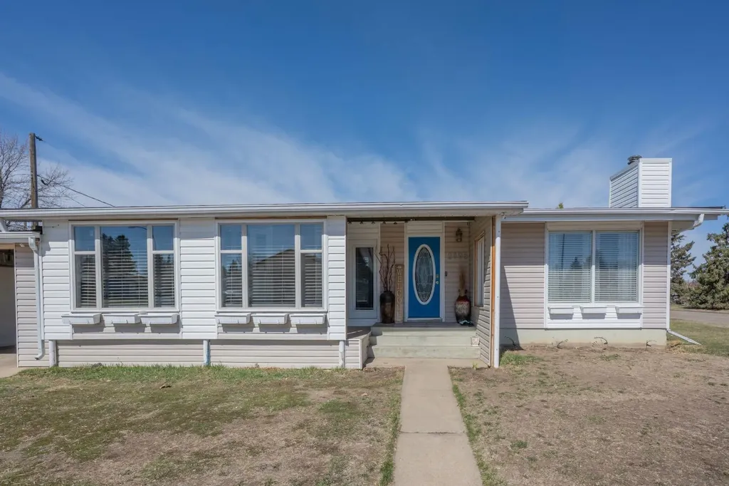 2898 Dunmore Road SE Medicine Hat AB T1A 2A5