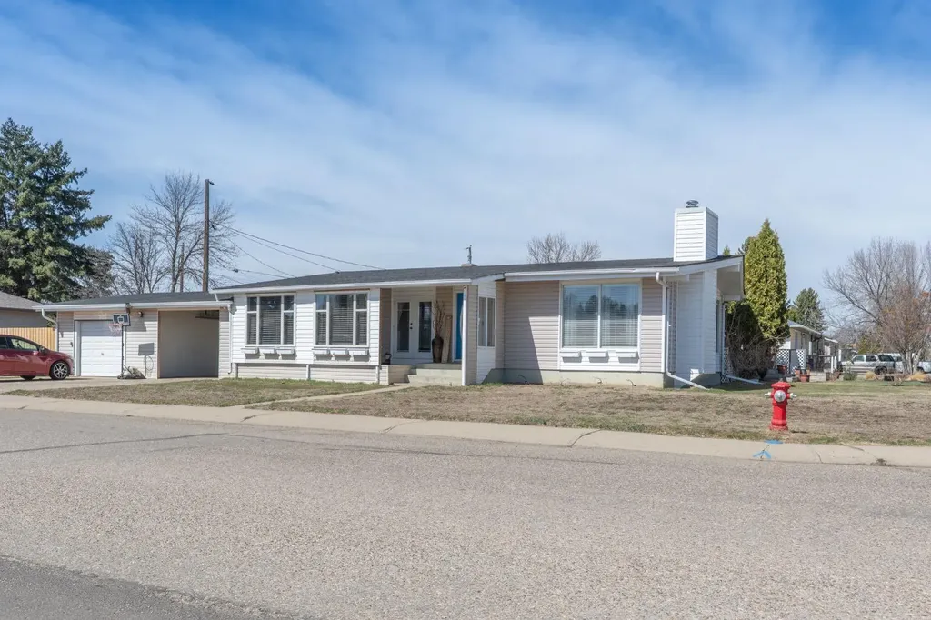 2898 Dunmore Road SE Medicine Hat AB T1A 2A5