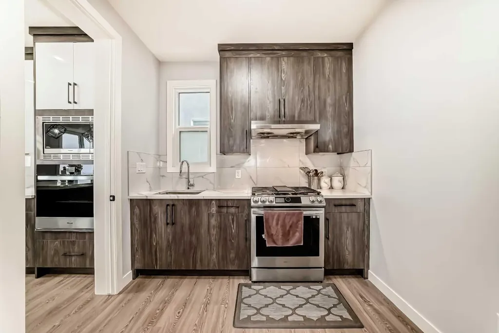 82 Waterford Crescent Chestermere AB T1X 2V1