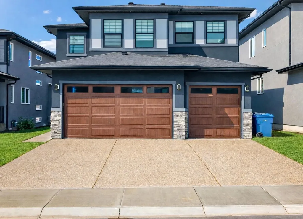 82 Waterford Crescent Chestermere AB T1X 2V1