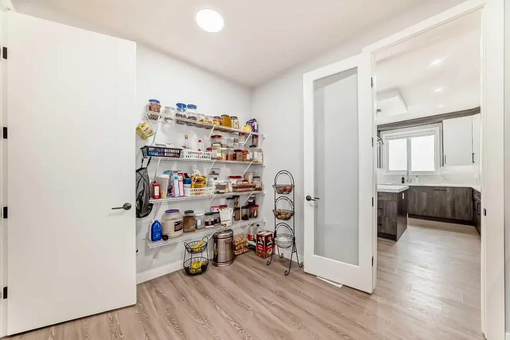 82 Waterford Crescent Chestermere AB T1X 2V1
