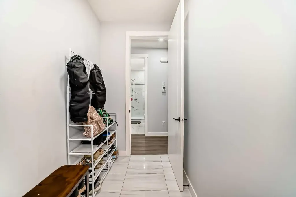 82 Waterford Crescent Chestermere AB T1X 2V1