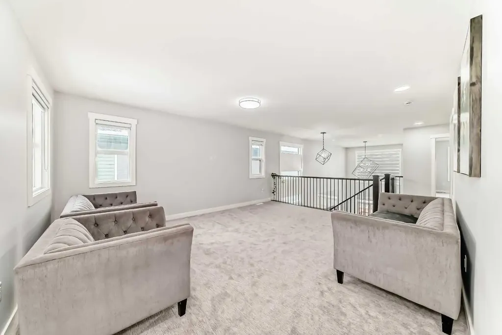 82 Waterford Crescent Chestermere AB T1X 2V1