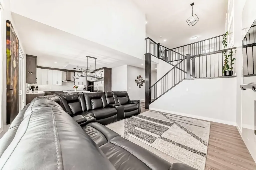 82 Waterford Crescent Chestermere AB T1X 2V1