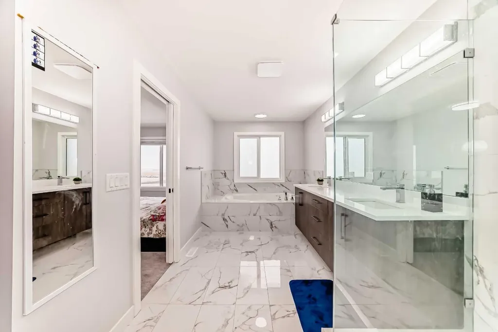 82 Waterford Crescent Chestermere AB T1X 2V1