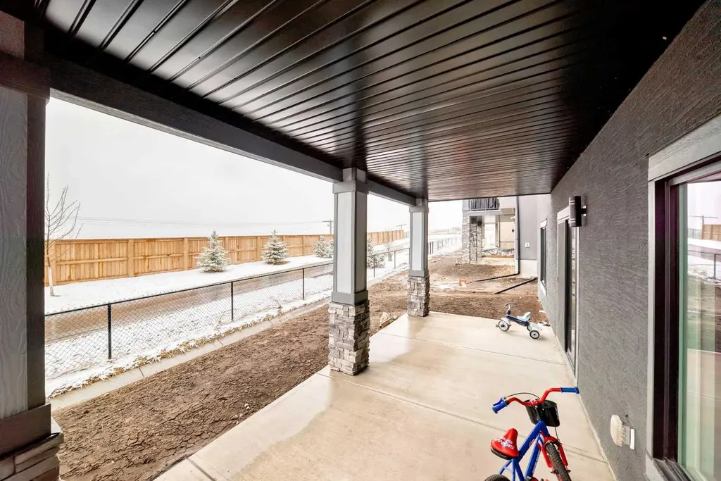 82 Waterford Crescent Chestermere AB T1X 2V1