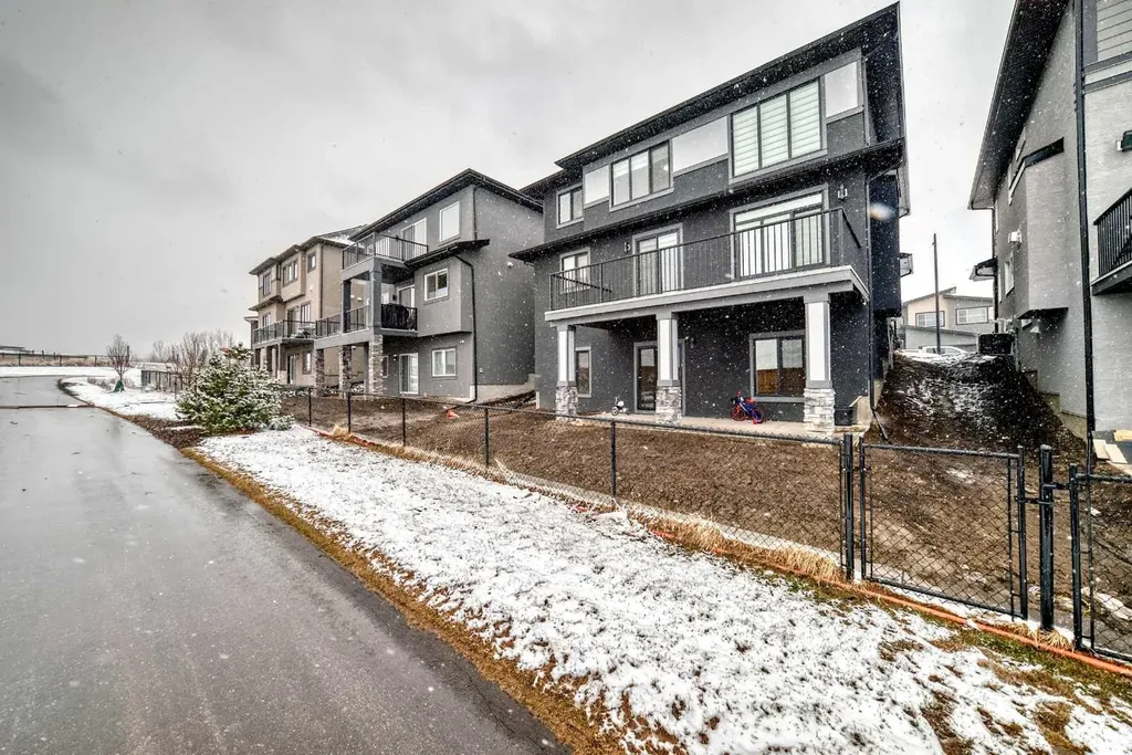 82 Waterford Crescent Chestermere AB T1X 2V1