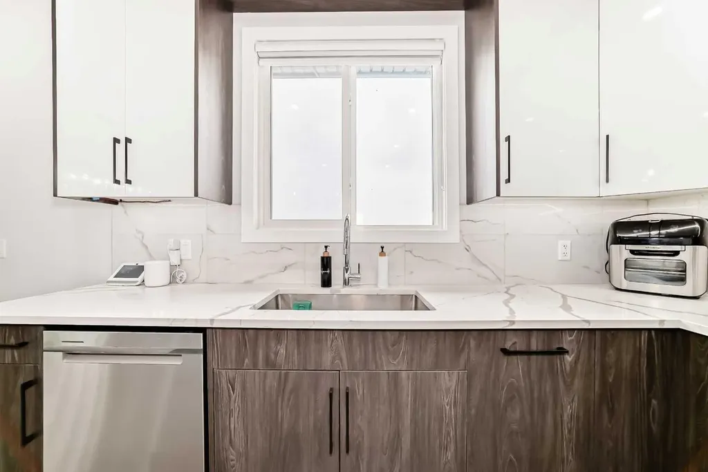 82 Waterford Crescent Chestermere AB T1X 2V1