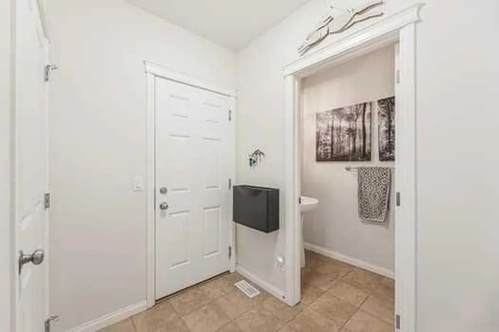 204 Paint Horse Drive Cochrane AB T4C0X1