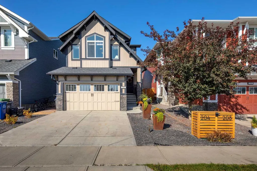 204 Paint Horse Drive Cochrane AB T4C0X1