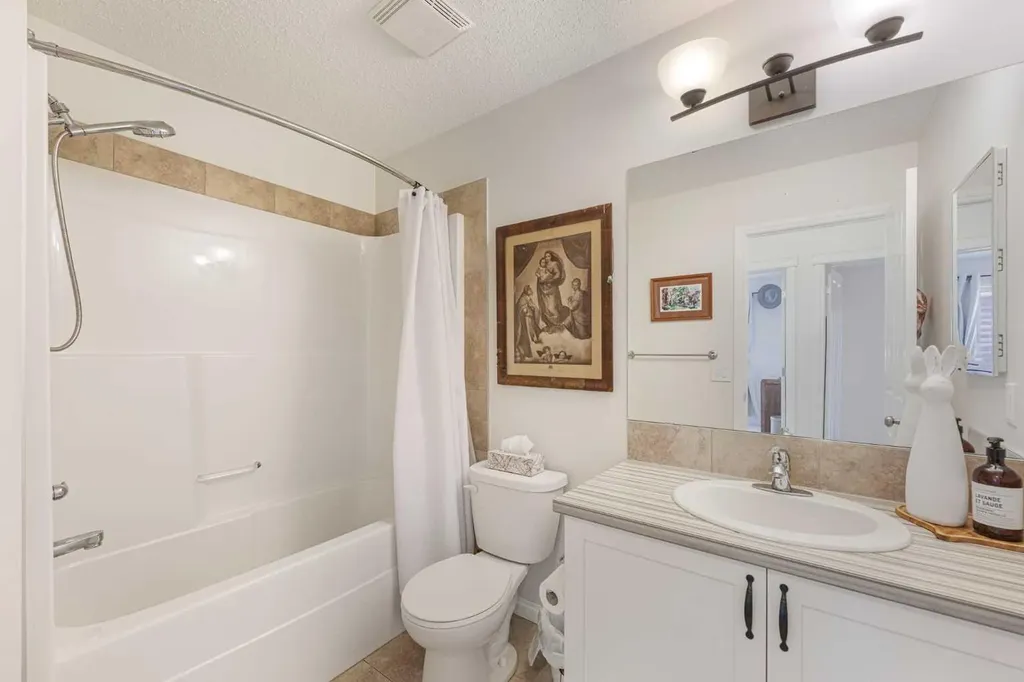 204 Paint Horse Drive Cochrane AB T4C0X1