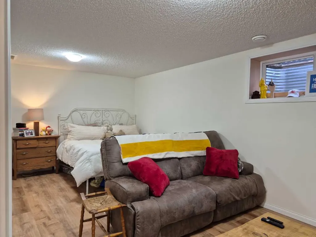 204 Paint Horse Drive Cochrane AB T4C0X1