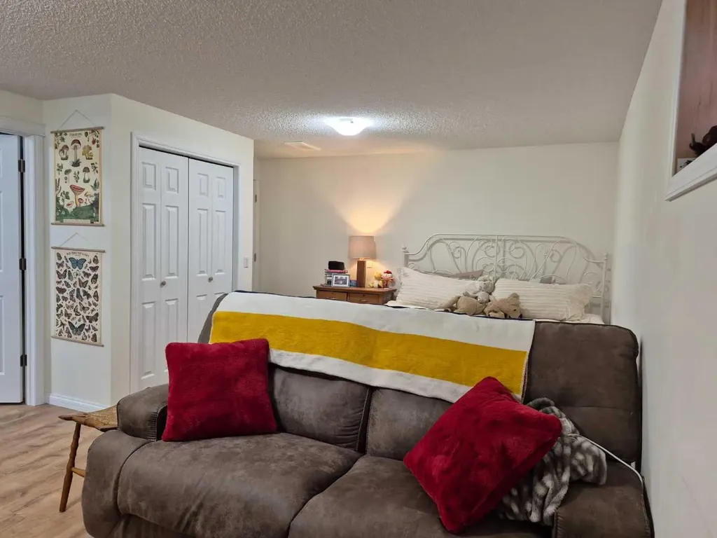 204 Paint Horse Drive Cochrane AB T4C0X1