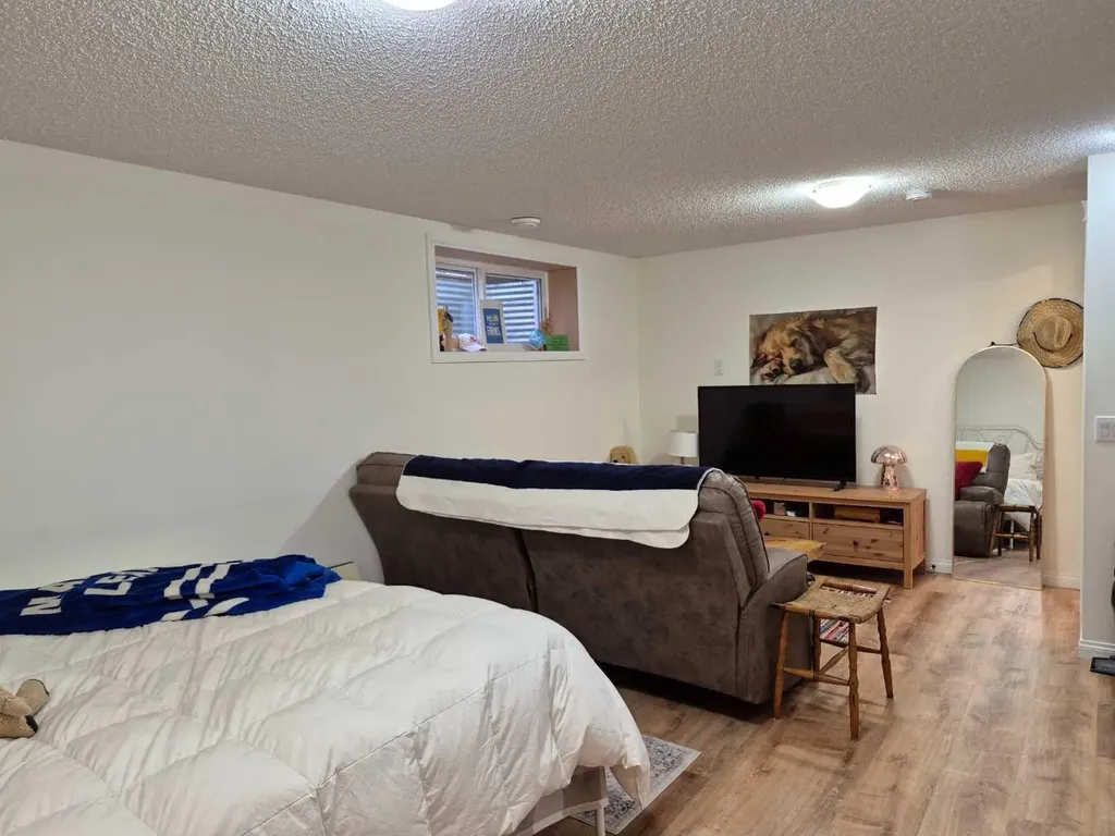 204 Paint Horse Drive Cochrane AB T4C0X1
