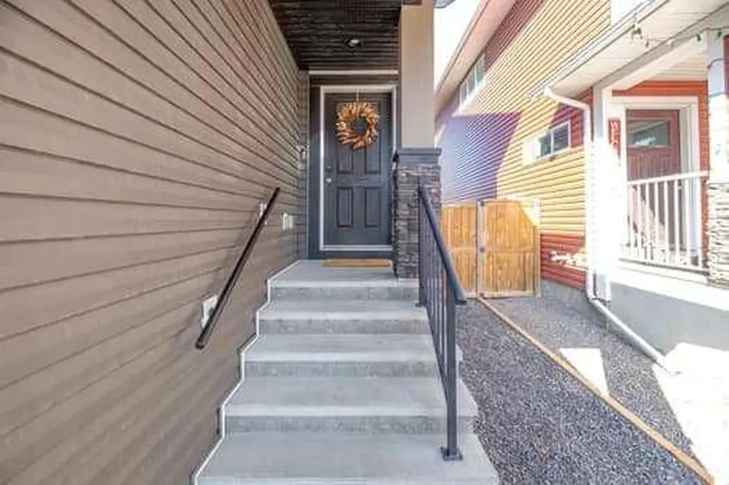 204 Paint Horse Drive Cochrane AB T4C0X1