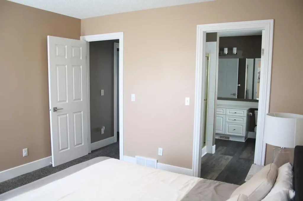 37 Chaparral Ridge Link SE Calgary AB T2X3M7
