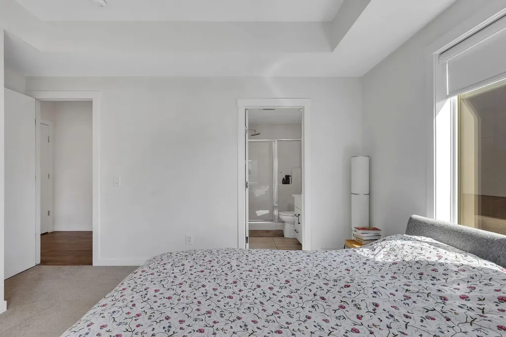516 Greenbriar Common NW Calgary AB T3B 6J3