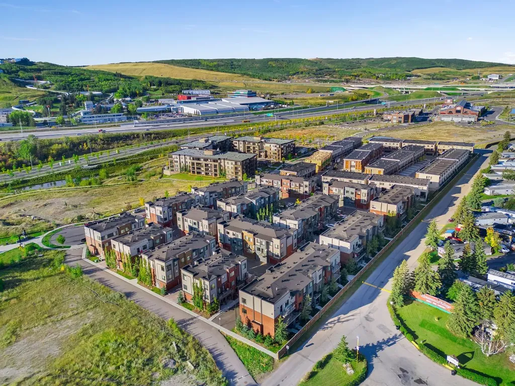 516 Greenbriar Common NW Calgary AB T3B 6J3