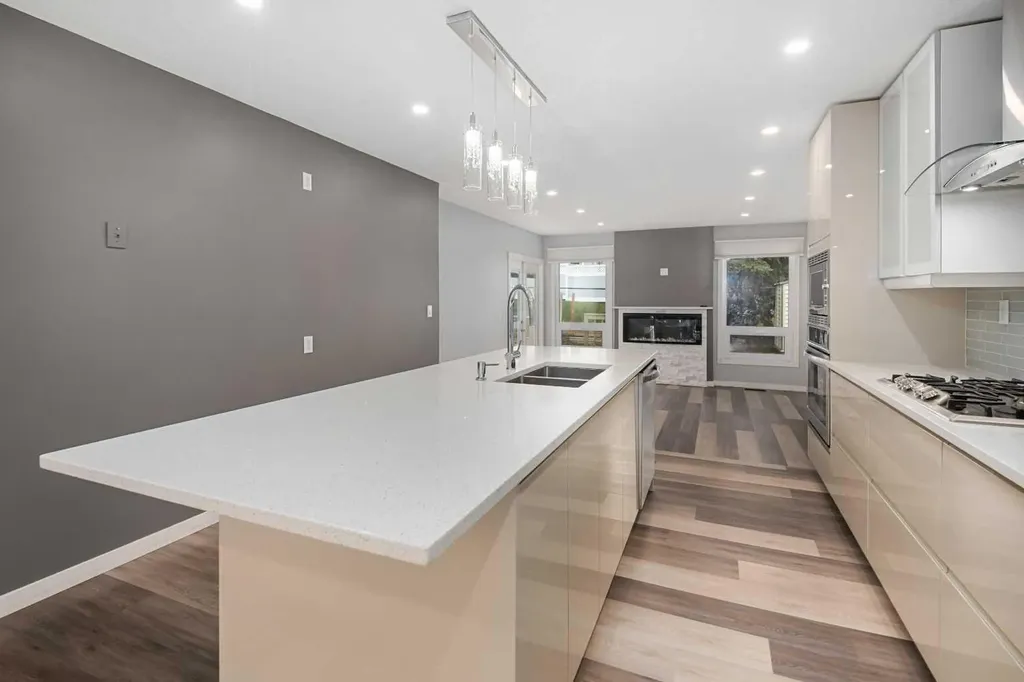 51 Woodmont Road SW Calgary AB T2W 4L6