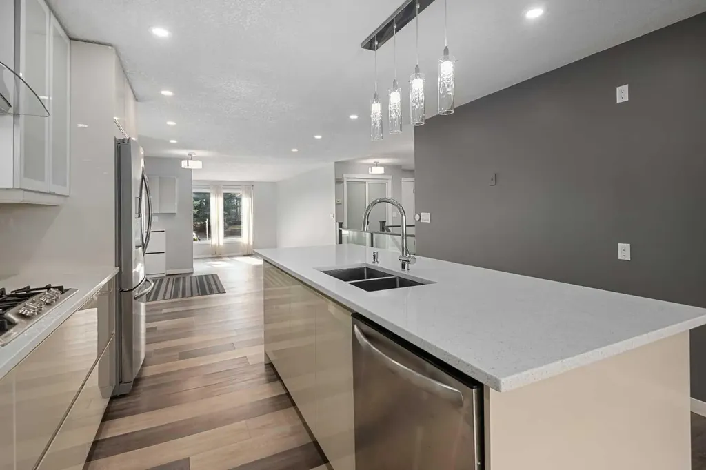 51 Woodmont Road SW Calgary AB T2W 4L6