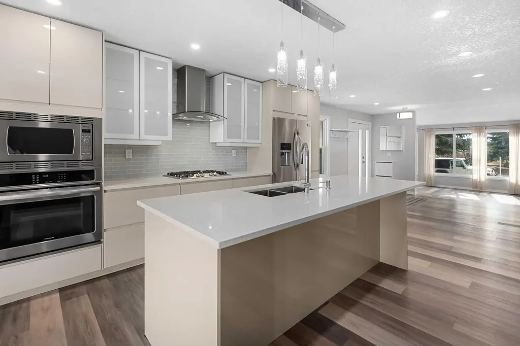 51 Woodmont Road SW Calgary AB T2W 4L6