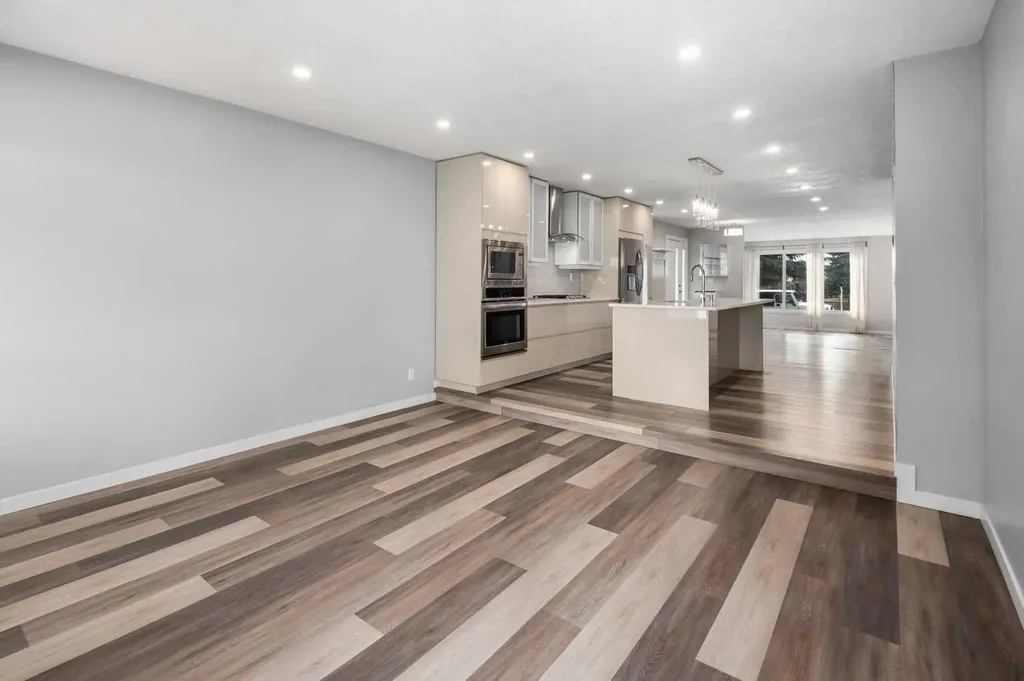 51 Woodmont Road SW Calgary AB T2W 4L6