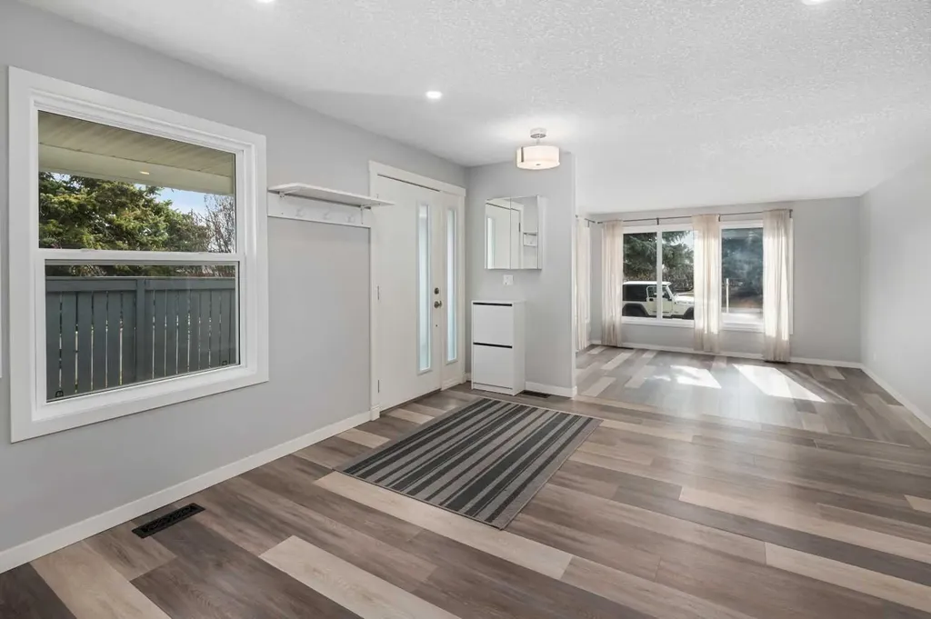 51 Woodmont Road SW Calgary AB T2W 4L6