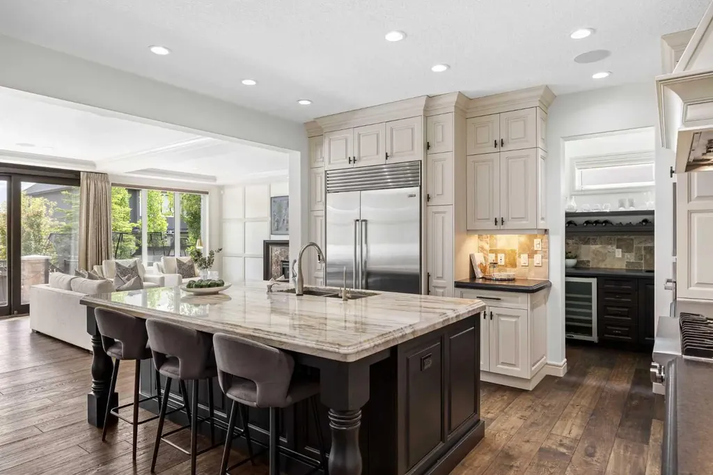 108 Aspen Summit Circle SW Calgary AB T3H 0Z6