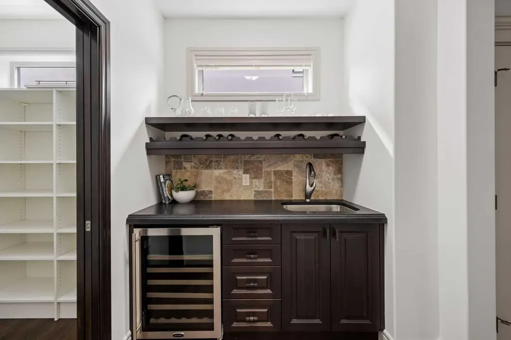 108 Aspen Summit Circle SW Calgary AB T3H 0Z6