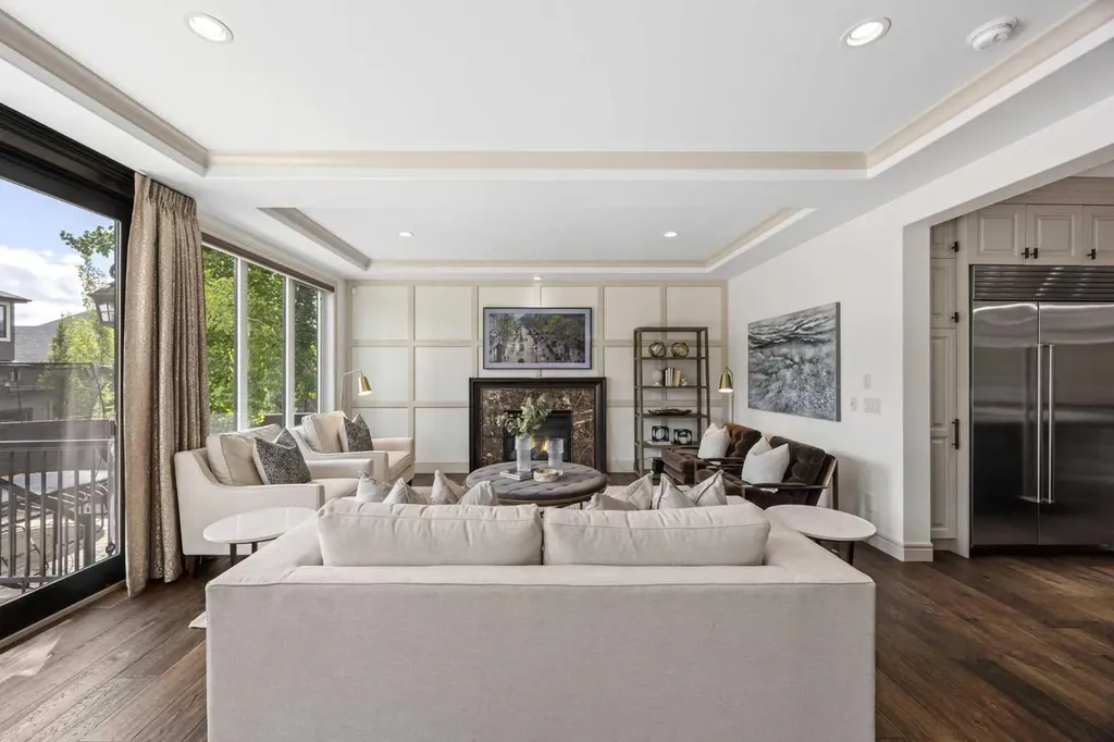108 Aspen Summit Circle SW Calgary AB T3H 0Z6