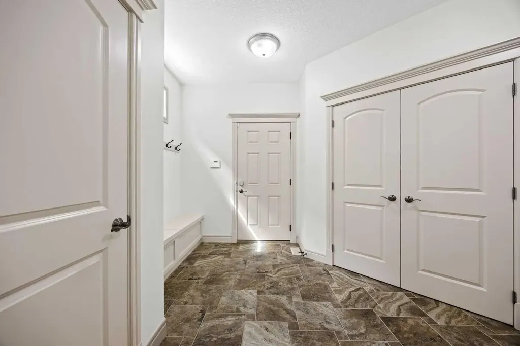 108 Aspen Summit Circle SW Calgary AB T3H 0Z6